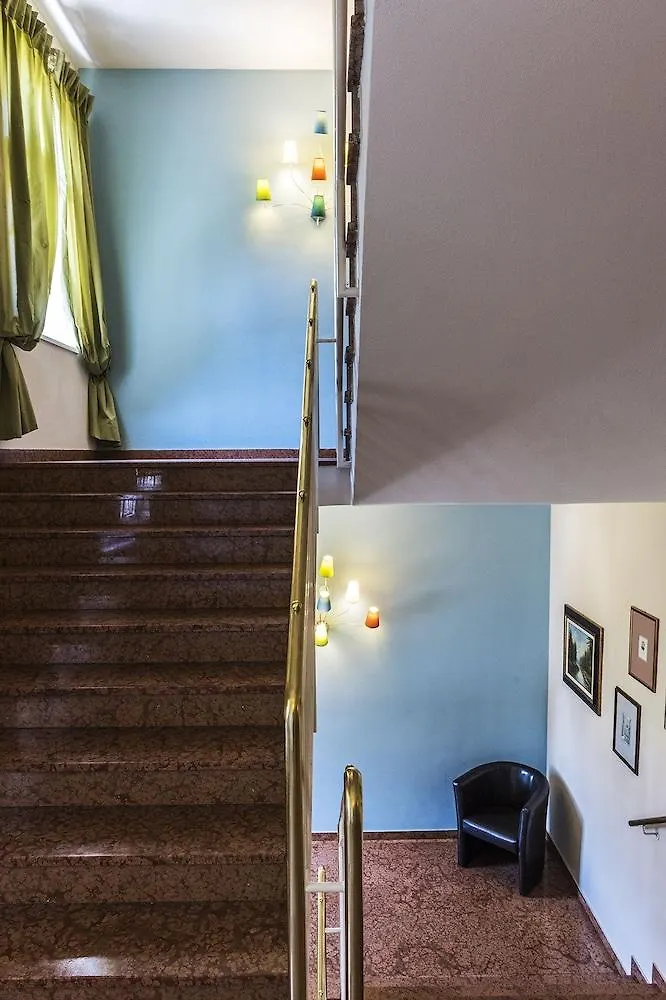 Theater Hotel Salisburgo