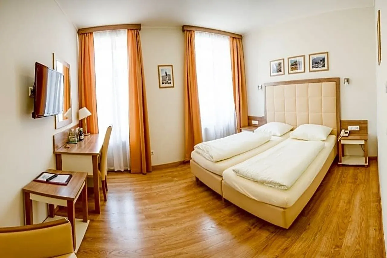 Theater Hotel Salisburgo 4*,