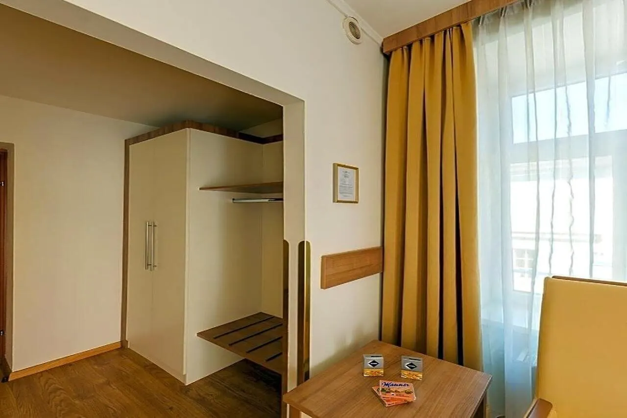 Theater Hotel Salzburg 4*,